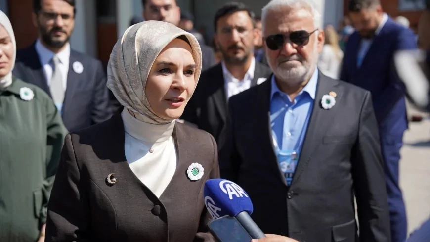 Aile ve Sosyal Hizmetler Bakanı Mahinur Özdemir Göktaş: “Buradaki acıyı asla unutturmamak ve Cumhurbaşkanımız Recep Tayyip Erdoğan'ın mesajını iletmek üzere buradayız”