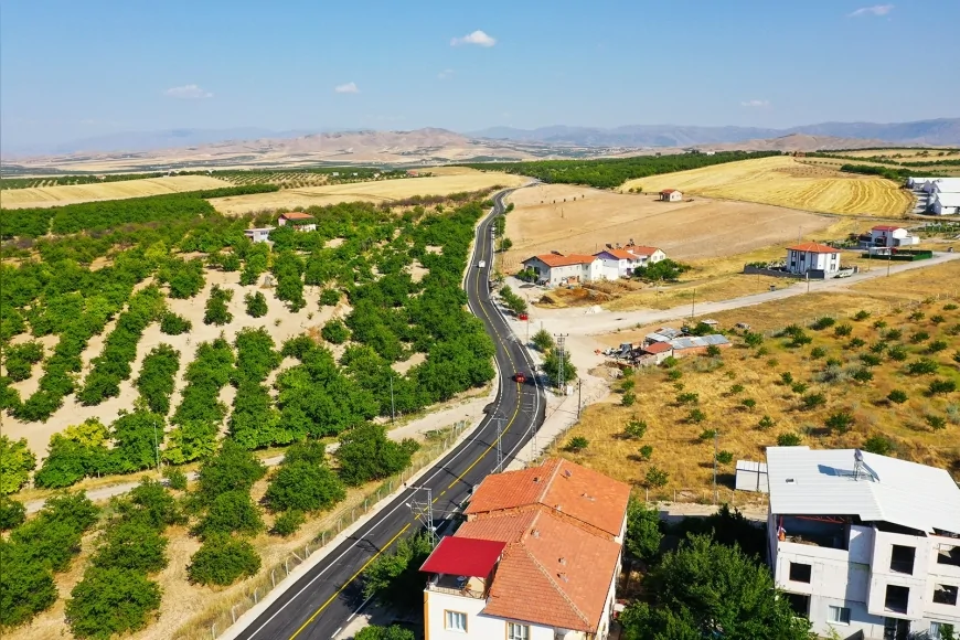 Malatya Büyükşehir Belediyesi Karahan Mahallesi'nde 8 Kilometrelik Yol Çalışmasını Tamamladı