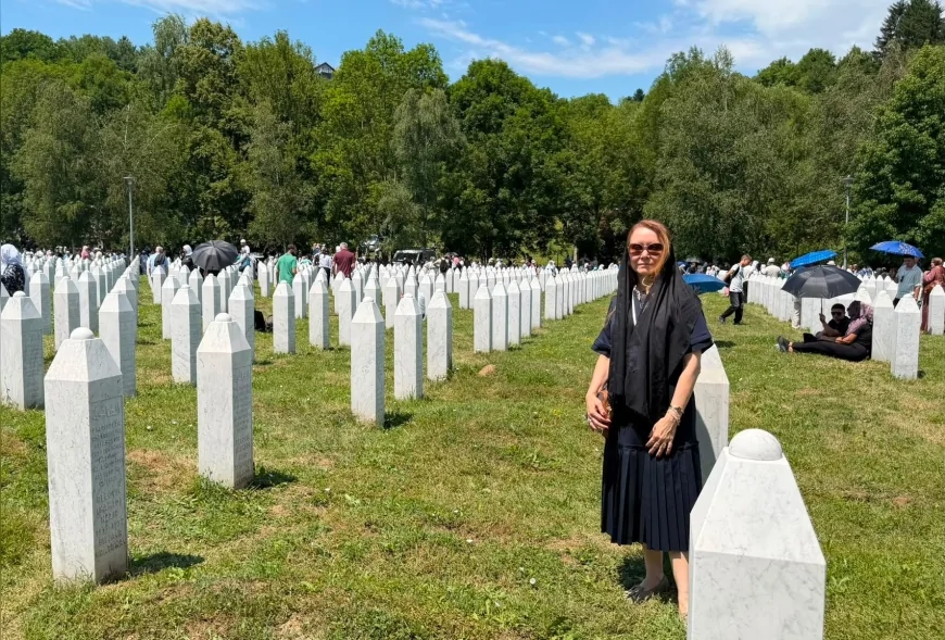Konak Belediye Başkanı Nilüfer Çınarlı Mutlu: “Unutmadık, unutturmayacağız” diyerek Srebrenitsa Soykırımı kurbanlarını Bosna Hersek’te andı