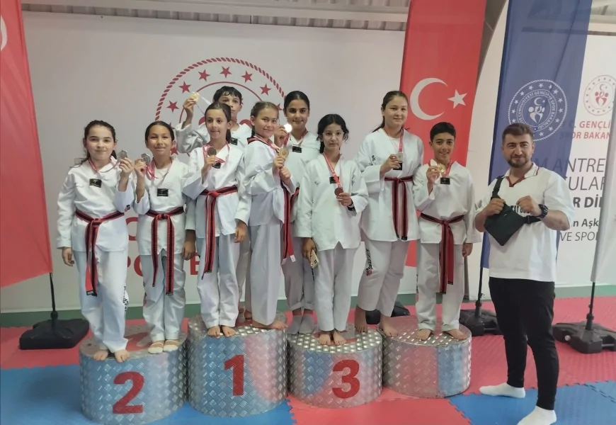 Nevşehir Belediye Başkanı Rasim Arı: “Esila Başpınar ve tüm sporcularımıza yürekten başarılar diliyorum”