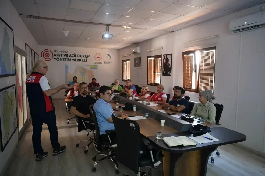 Beylikdüzü’nde Afet Gönüllüleri Arama Kurtarma ve Enkaz Uygulamalarıyla Eğitildi
