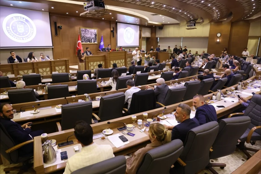 Bursa Büyükşehir Belediyesi Başkan Vekili Şahin Biba: “İki Yıllık Süreçte 4 Bin 599 Kişi İşten Çıkarıldı, 5 Bin 387 Kişi İşe Alındı”
