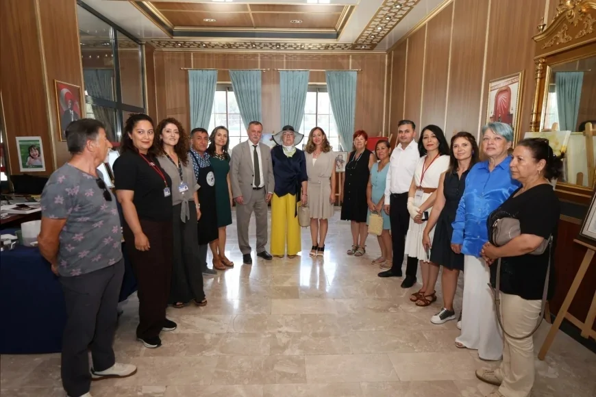 Yunusemre Belediyesi Ev Sahipliğinde Açılan “Renklerin Suyla Dansı” Sergisi Sanatseverlerden Yoğun İlgi Gördü