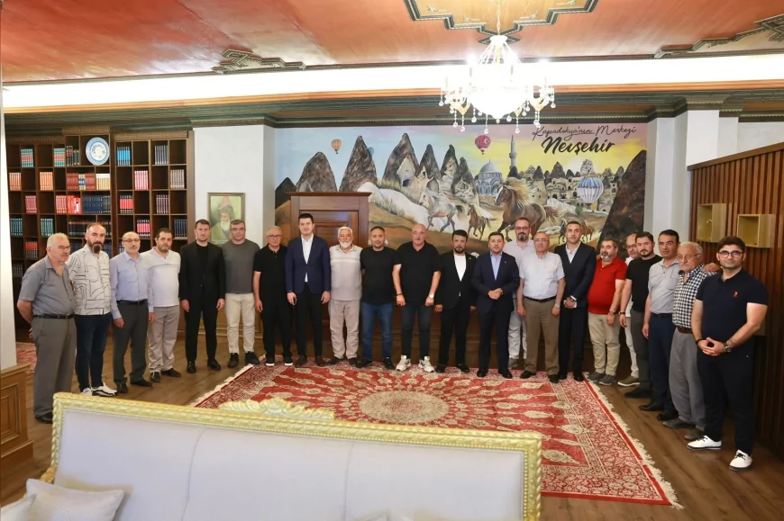 Nevşehir Belediye Başkanı Rasim Arı, kamu kurumları, sivil toplum kuruluşları ve vatandaşları makamında ağırladı