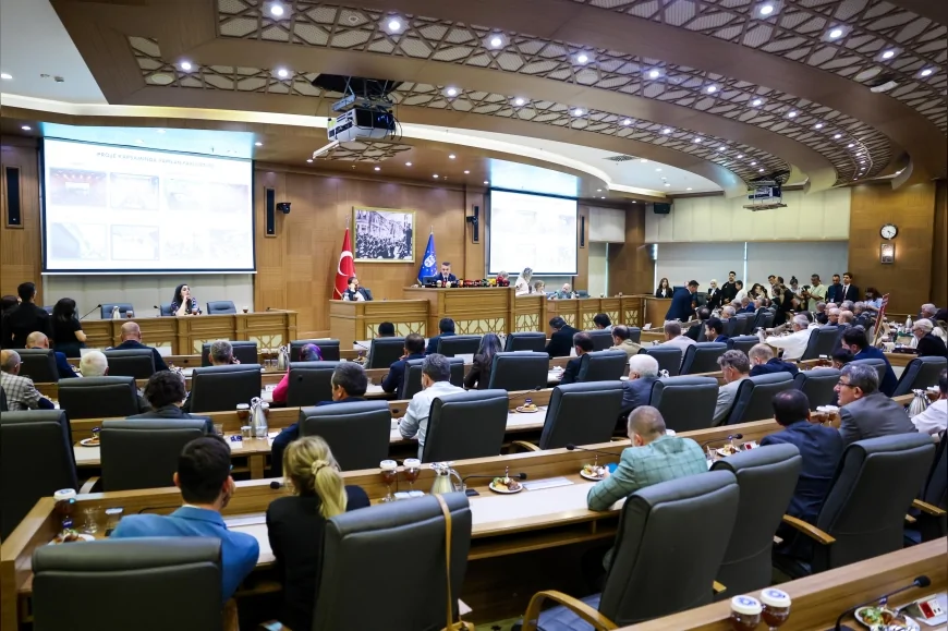 Bursa Büyükşehir Belediyesi Başkan Vekili Şahin Biba: “Deprem hazırlıkları ve atık yönetiminde geleceğe yön verecek projeleri hayata geçiriyoruz”