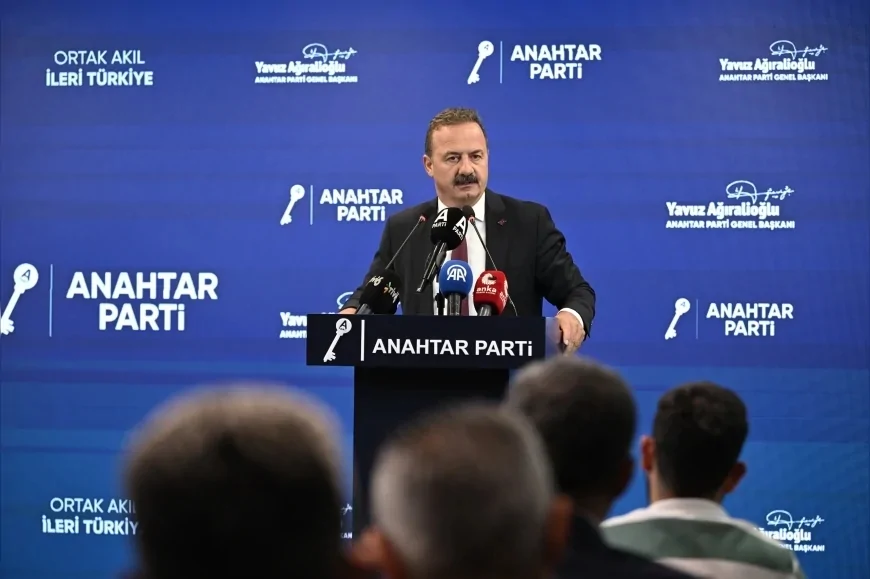 Anahtar Parti Genel Başkanı Yavuz Ağıralioğlu: “Parasını verdiği S-400’ü kullanamayan, parasını verdiği F-35’i alamayan hükûmet olarak tarihe geçeceksiniz”