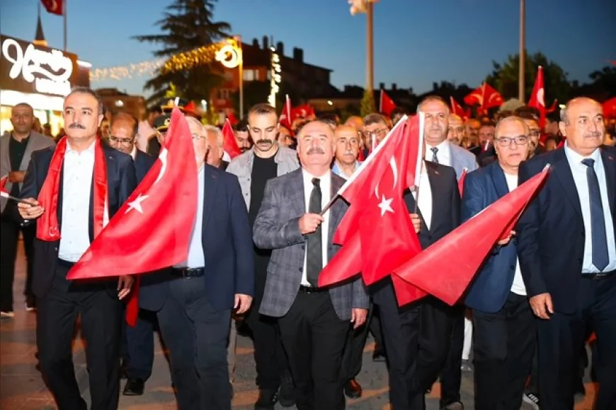 Çorum'da 15 Temmuz Demokrasi Yürüyüşü Binlerce Vatandaşın Katılımıyla Gerçekleştirildi