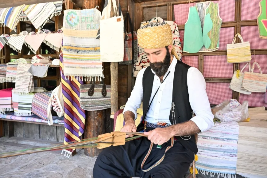 Altındağ Belediyesi Altınköy Açık Hava Müzesi’nde Hemşin Çorabı Geleneği Ziyaretçilerle Buluşuyor