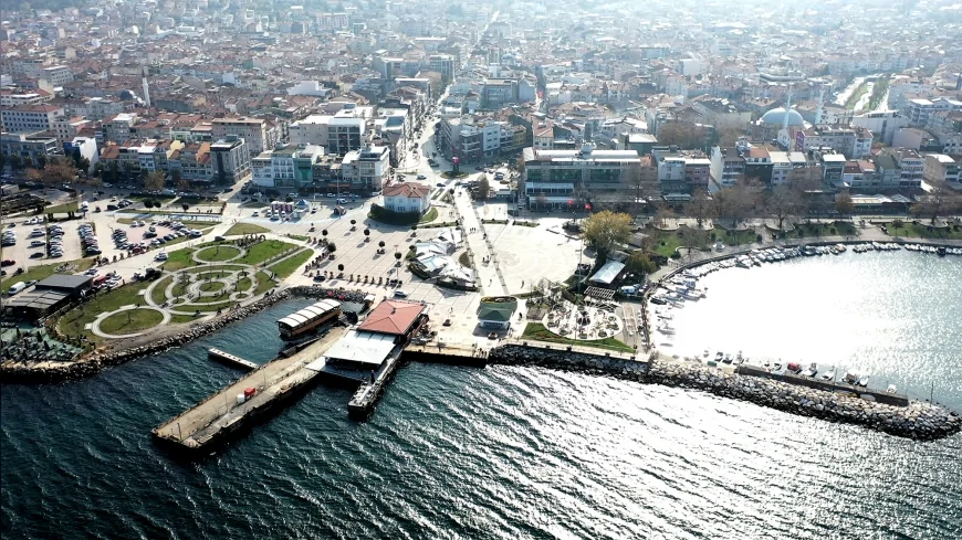 Yalova Belediye Başkanı Mehmet Gürel: “Yalova’mızın kurtuluşunu gurur, coşku ve minnet duygularıyla kutluyoruz”