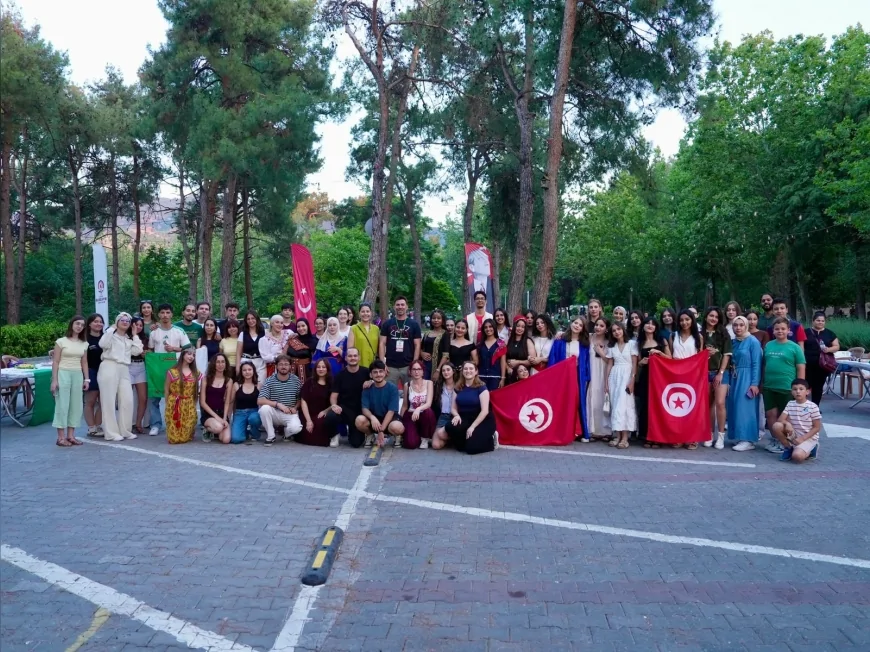 Denizli Büyükşehir Belediyesi ve AIESEC İş Birliğiyle 6 Ülkeden Gençler Çamlık Kent Ormanı'nda Kültürlerini Tanıttı