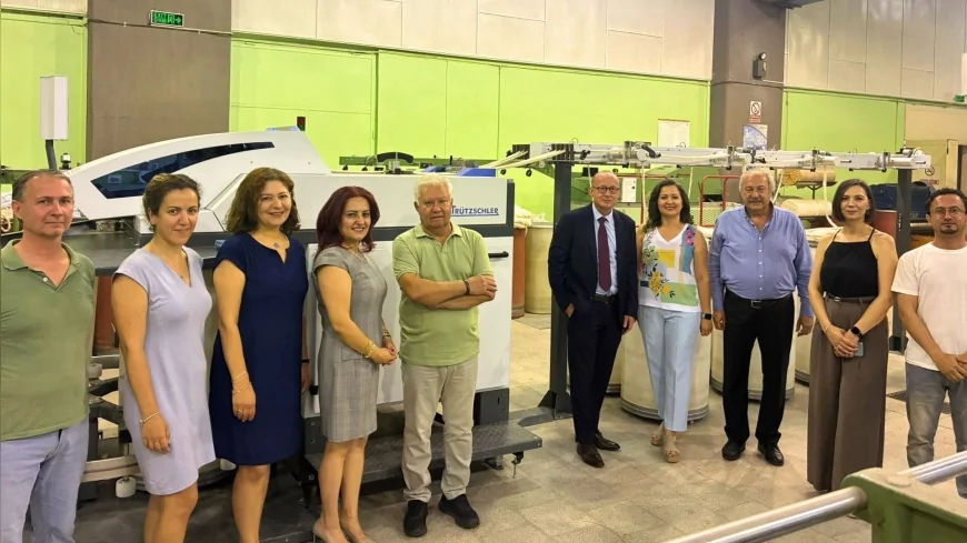Ege Üniversitesi Tekstil Mühendisliği Bölümü Alman Trützschler firmasının bağışıyla son teknoloji cer makinesine kavuştu!