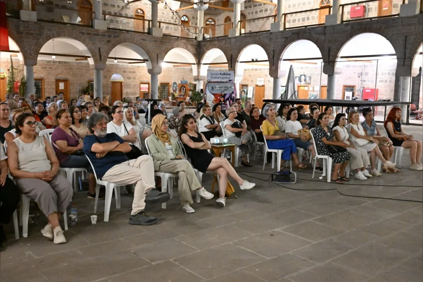 Manisa Büyükşehir Belediyesi’nin Düzenlediği “Toz Bezi” Film Gösterimi ve Söyleşisi Yoğun İlgi Gördü