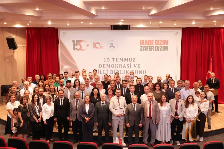 Dokuz Eylül Üniversitesi Rektörü Prof. Dr. Bayram Yılmaz: “15 Temmuz, milletimizin birlik ve beraberlik ruhunun en güçlü şekilde tezahür ettiği tarihi dönüm noktalarından biridir”