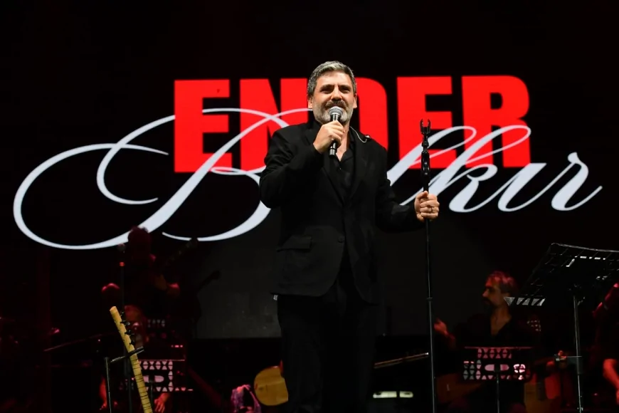 Malatya Ender Balkır konseri 28. Malatya Kayısı Festivali'nde türkü dolu geceye sahne oldu