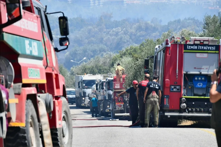 İzmir Büyükşehir Belediye İtfaiyesi alevlere karşı nöbette