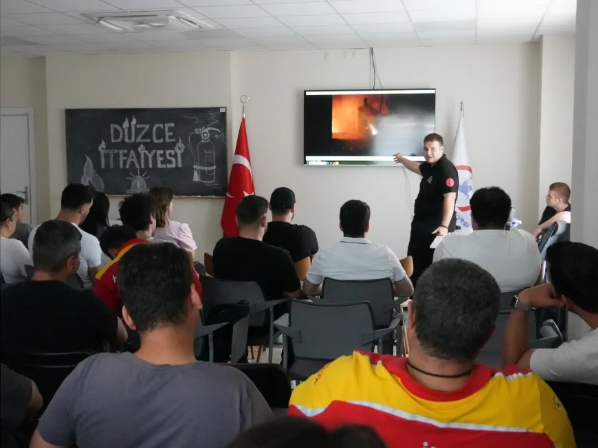 Düzce Belediyesi akaryakıt istasyonu çalışanlarına yönelik yangın güvenliği eğitiminde 250 personele uygulamalı eğitim verdi