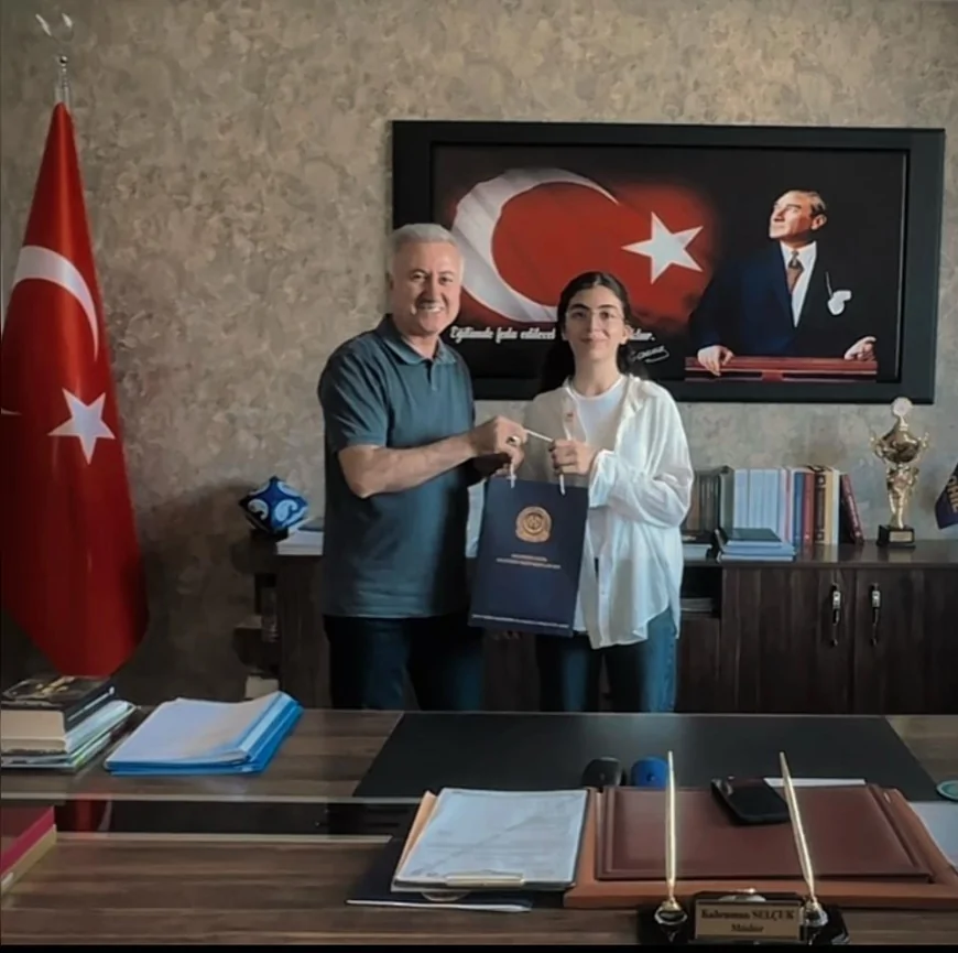 Çekmeköy Şehit Ömer Halisdemir AİHL Müdürü Kahraman Selçuk: “Öğrencilerimizi ödüllendirmeye ve destek olmaya devam edeceğiz”