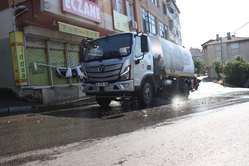 Maltepe Belediyesi Gülensu Mahallesi'nde kapsamlı temizlik çalışmalarıyla çevre düzenini güçlendirdi