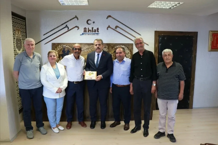 Manisa Ahlat Sosyal Dayanışma Kültür Derneği’nden Ahlat Kaymakamı Özgür Kaya’ya Hayırlı Olsun Ziyareti