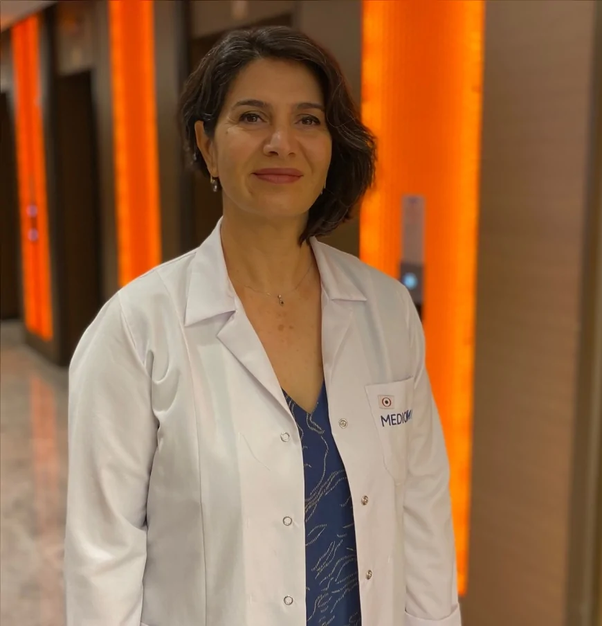 Prof. Dr. Serap Köybaşı Şanal: “Modası Geçecek Burunlar Yerine Yüzle Uyumlu ve Nefes Alabilen Burunlar Tercih Edilmeli”