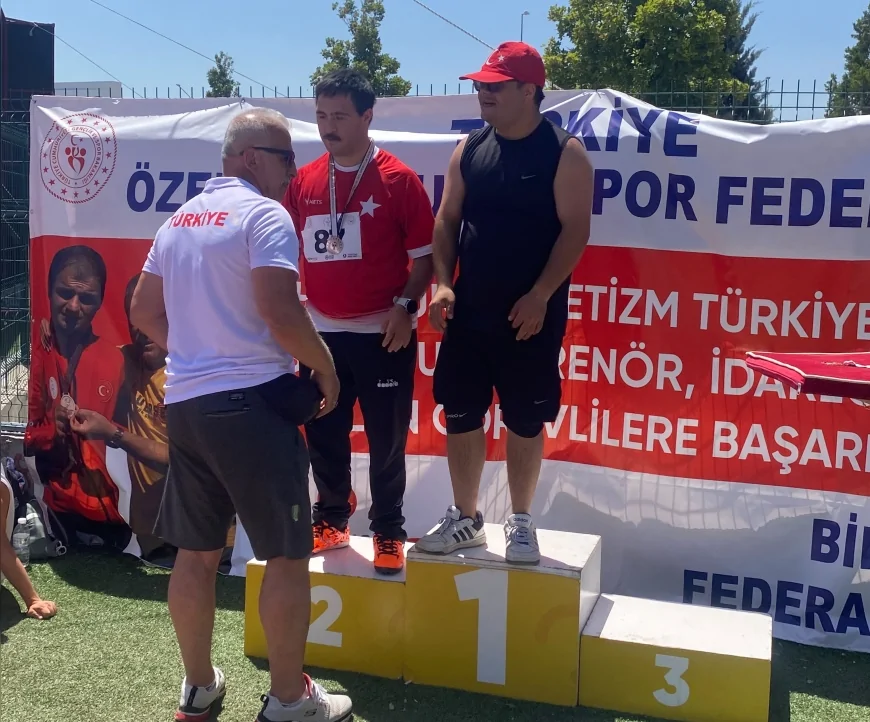 Nevşehir Belediyesi Spor Kulübü Sporcusu Ramazan Ünlü Down Sendromlular Atletizm Türkiye Şampiyonası'nda Türkiye Şampiyonu Oldu