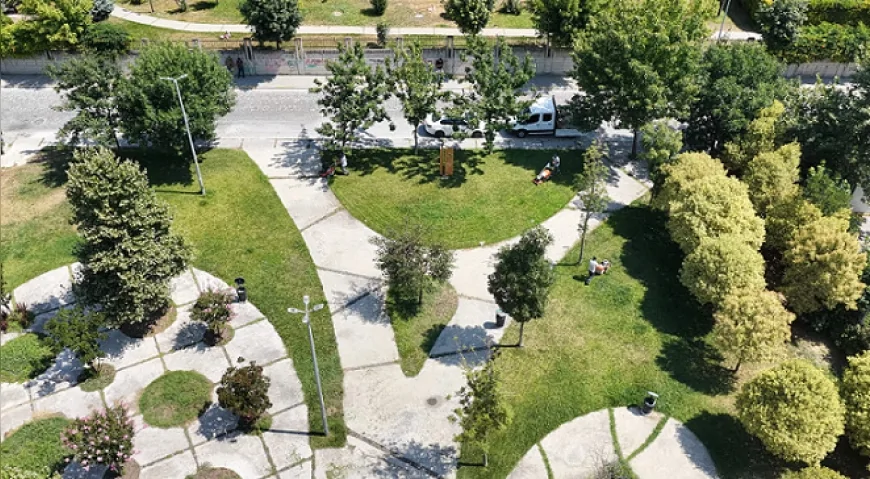 Beylikdüzü'nde Park Yapımı ve Yenileme Çalışmalarıyla Yeşil Alanlar Güçlenmeye Devam Ediyor
