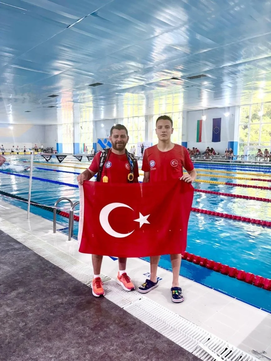 Denizli Büyükşehir Belediyesporlu yüzücüler Bulgaristan ve Konya’dan 8 altın madalyayla döndü