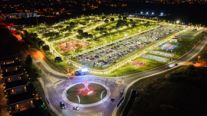 Başiskele Belediyesi Millet Bahçesi yaz akşamlarında yoğun ilgi görüyor, vatandaşlar doğayla iç içe vakit geçiriyor