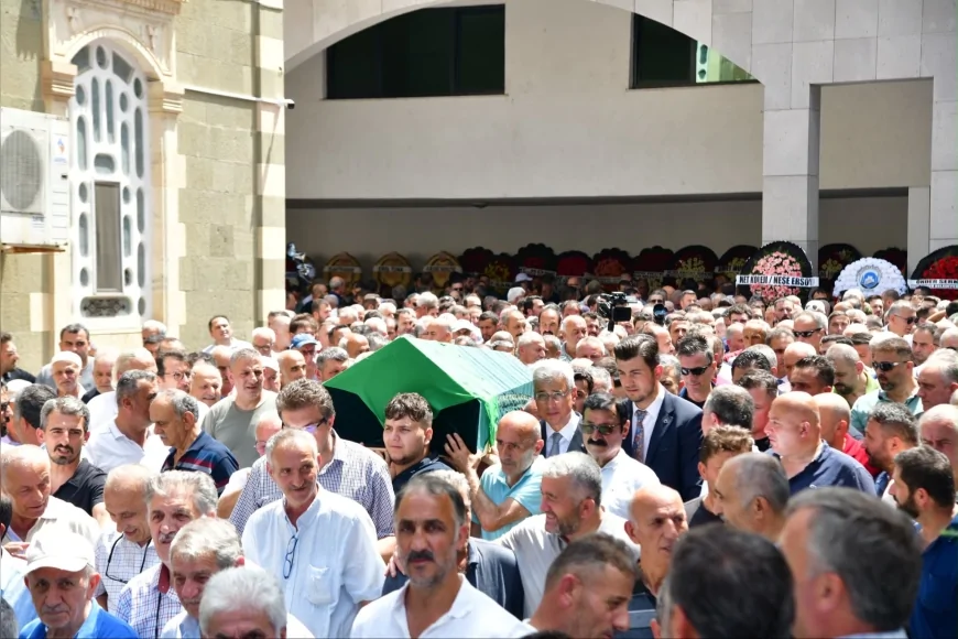 SAĞLIK BAKANI PROF. DR. KEMAL MEMİŞOĞLU: “YOMRA BELEDİYE BAŞKANI MUSTAFA BIYIK’IN KIYMETLİ ANNESİNİ SON YOLCULUĞUNA UĞURLADIK”
