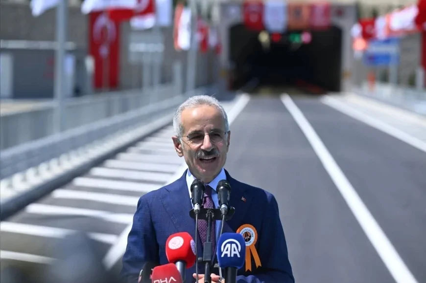 ULAŞTIRMA VE ALTYAPI BAKANI ABDULKADİR URALOĞLU: “PROJEMİZ SAYESİNDE SEYAHAT SÜRESİNİ 1 SAATTEN 30 DAKİKAYA DÜŞÜRDÜK”