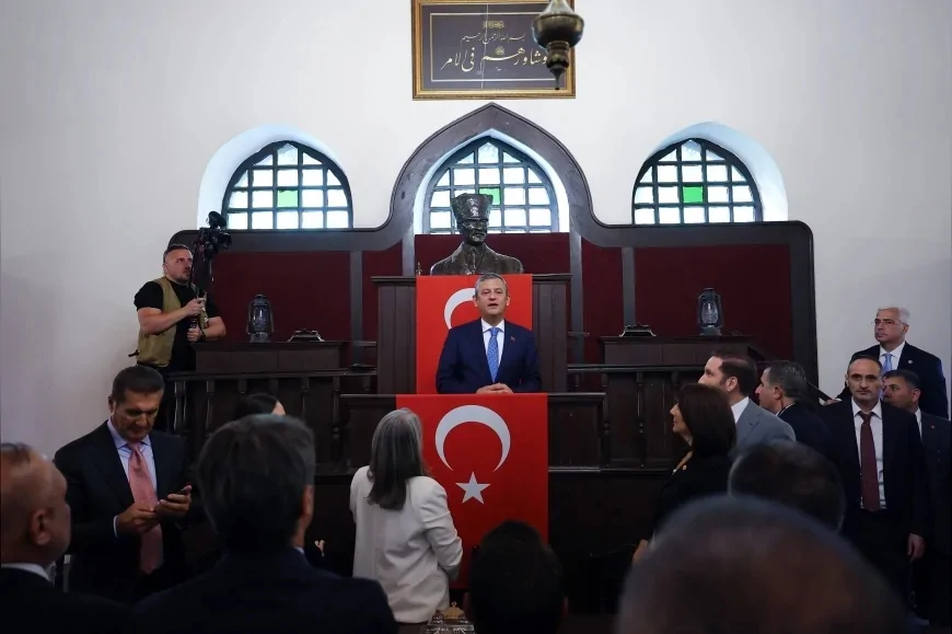 Özgür Özel: “Gazi Mustafa Kemal Atatürk’ün ilerlediği yoldayız”