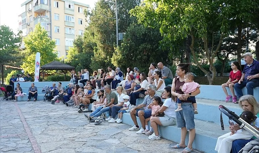 Maltepe Belediyesi Yaz Çocuk Tiyatroları Mahalle Parklarında Minik İzleyicilerle Buluşmayı Sürdürüyor
