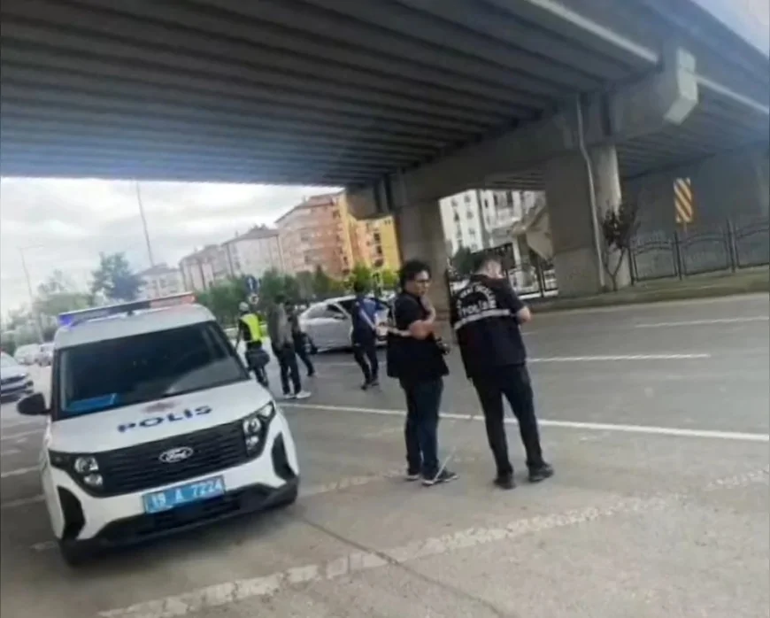 Çorum'da Üst Geçitten Yaklaşık 9 Metre Yükseklikten Yola Atlayan 27 Yaşındaki Kadın Ağır Yaralandı