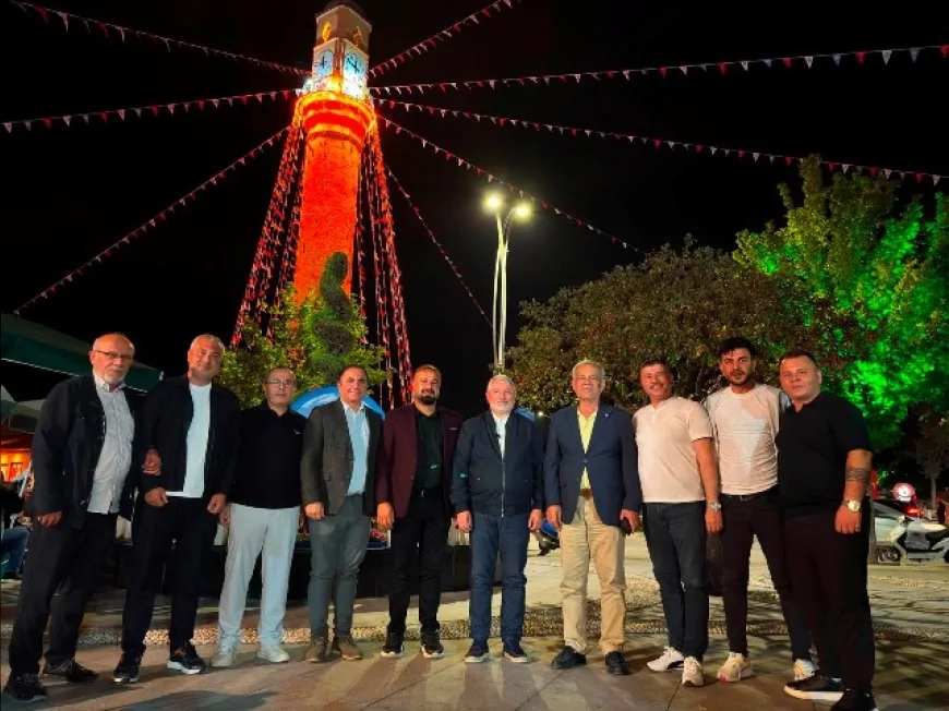 Türkiye Gazeteciler Federasyonu Genel Başkanı Yılmaz Karaca, Çorum Belediye Başkanı Halil İbrahim Aşgın’ı festival çalışmaları ve yerel basına verdiği destek nedeniyle kutladı
