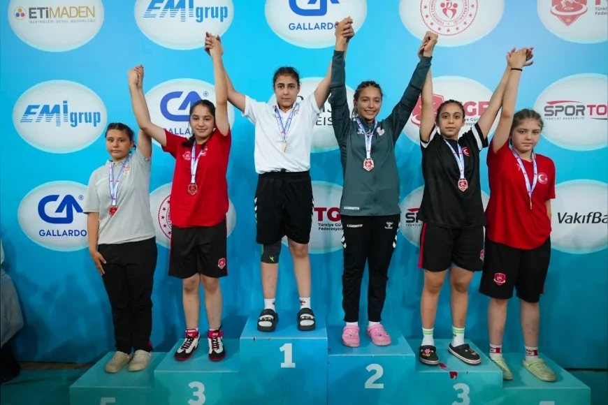 Yalova Belediyesi Spor Kulübü Sporcusu Esra Karataş Türkiye Şampiyonası'nda Bronz Madalya Kazandı