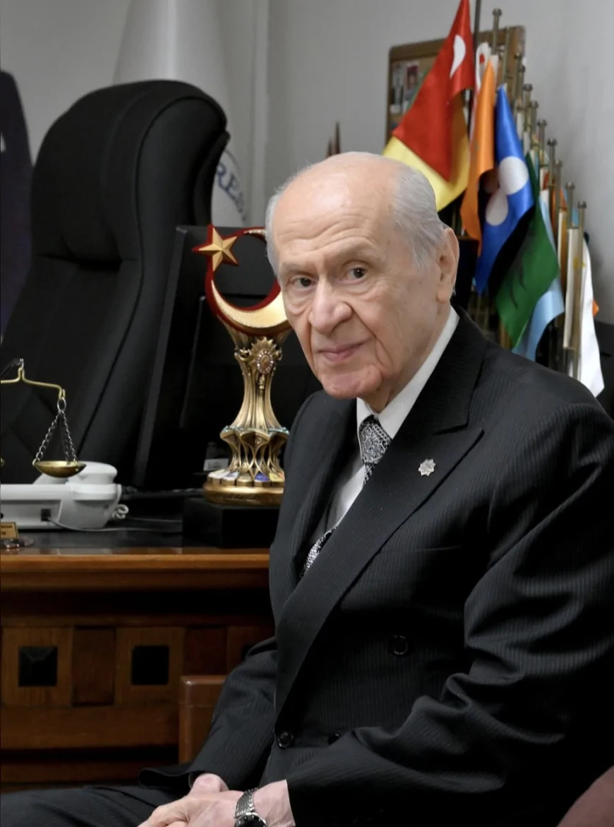 Milliyetçi Hareket Partisi Genel Başkanı Devlet Bahçeli: “Baki olan Türkiye Cumhuriyeti Devleti ve onun muhafızı olan yegâne güç büyük Türk milletidir”