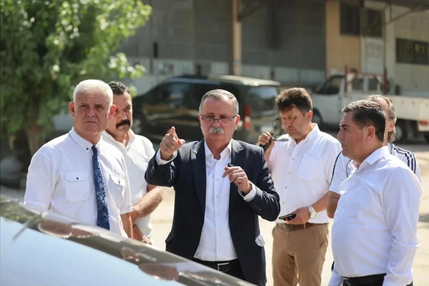 Yunusemre Belediye Başkanı Semih Balaban Küçük Sanayi Sitesi'nde Esnafın Talep ve Sorunlarını Yerinde Dinledi