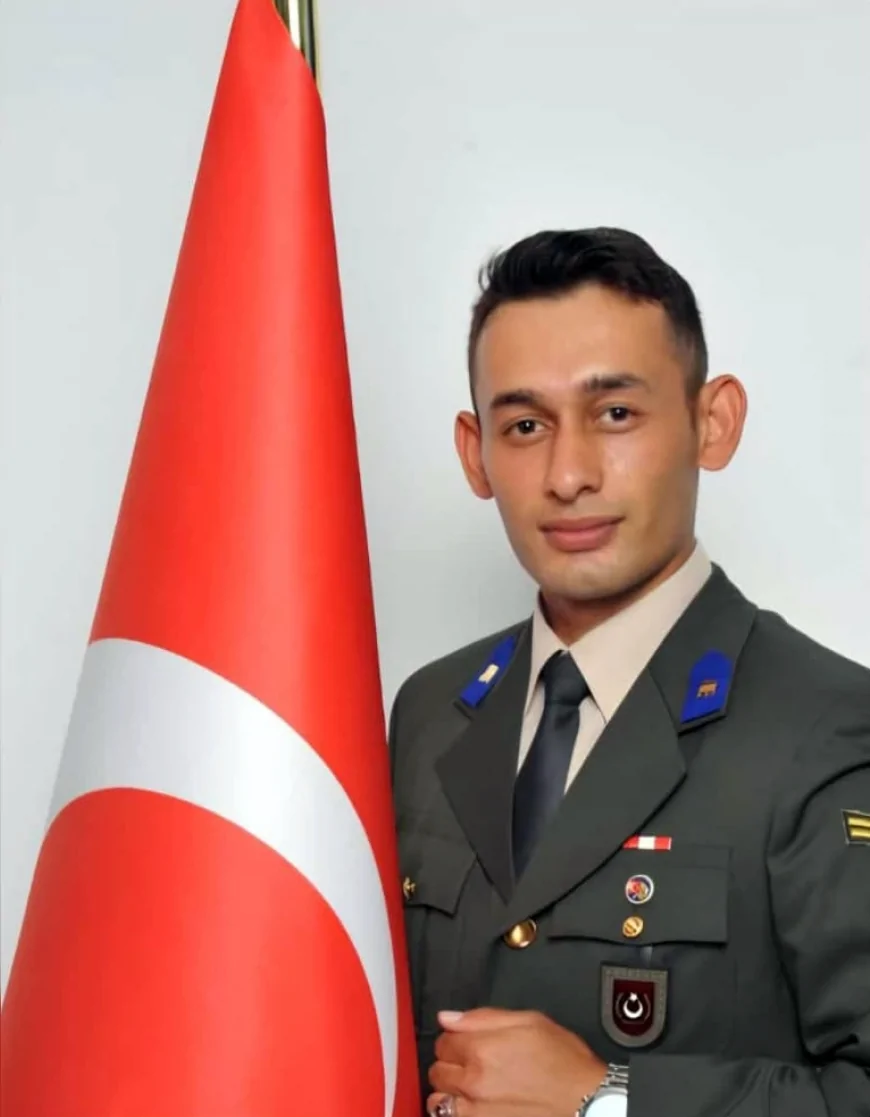 İzmir Büyükşehir Belediye Başkanı Dr. Cemil Tugay, Şehit Astsubay Çavuş Batuhan Şimşek’i Anma Programında Ailesini Yalnız Bırakmadı