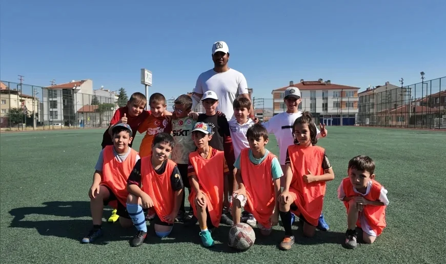 Tepebaşı Belediyesi Çocukları Sporla Buluşturuyor, Futbol Eğitimleri Geleceğin Sporcularını Yetiştiriyor