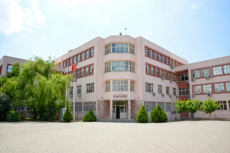 Dokuz Eylül Üniversitesi İşletme Fakültesi AACSB Akreditasyonu Alarak Dünyanın Saygın İşletme Fakülteleri Arasına Girdi