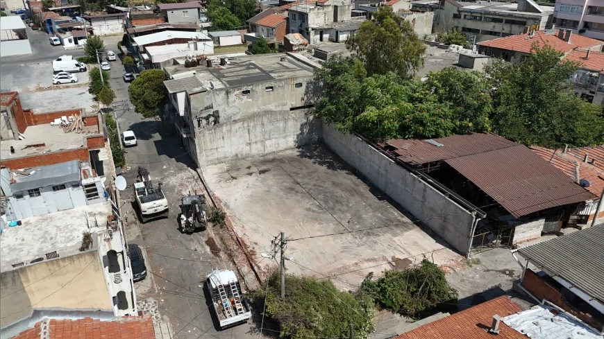 Konak Belediyesi Kaçak Yapılara Müdahaleyi Sürdürüyor, 2 Mahallede Ruhsatsız Yapılar Yıkıldı