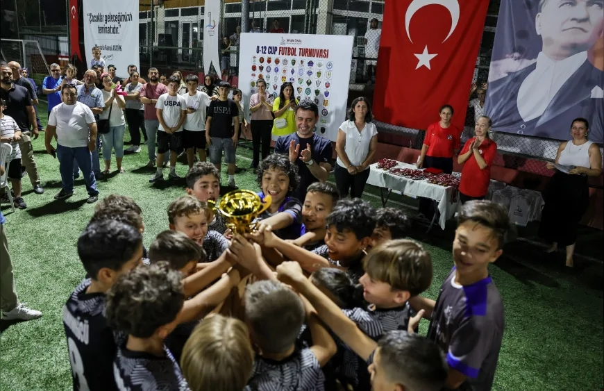 Bayraklı Belediye Başkanı İrfan Önal: “Çocuklarımızı sporla buluşturmaya ve geleceğin sporcularını desteklemeye devam edeceğiz”