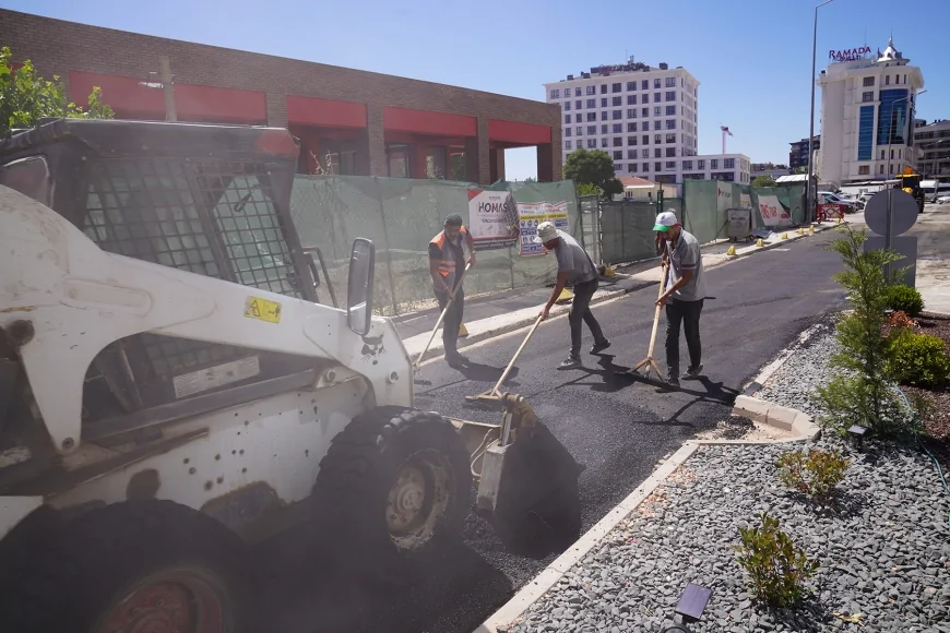 Tepebaşı Belediyesi İlçe Genelinde Asfalt, Yol ve Kaldırım Çalışmalarını Aralıksız Sürdürüyor!