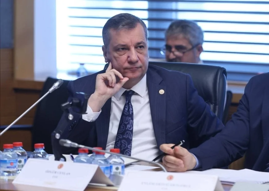YENİ PARTİ ÇANAKKALE MİLLETVEKİLİ ÖZGÜR CEYLAN: “Dayanışma kampanyamıza ilk 24 saatte 31 bin 934 vatandaşımız 113 milyon 841 bin 910 TL bağış yaptı”