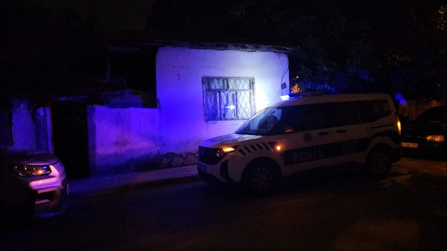 Çorum'da Bir Evin İkinci Kez Hedef Alındığı İddiası: Yangını Söndürmeye Çalışan Ev Sahibi Yaralandı