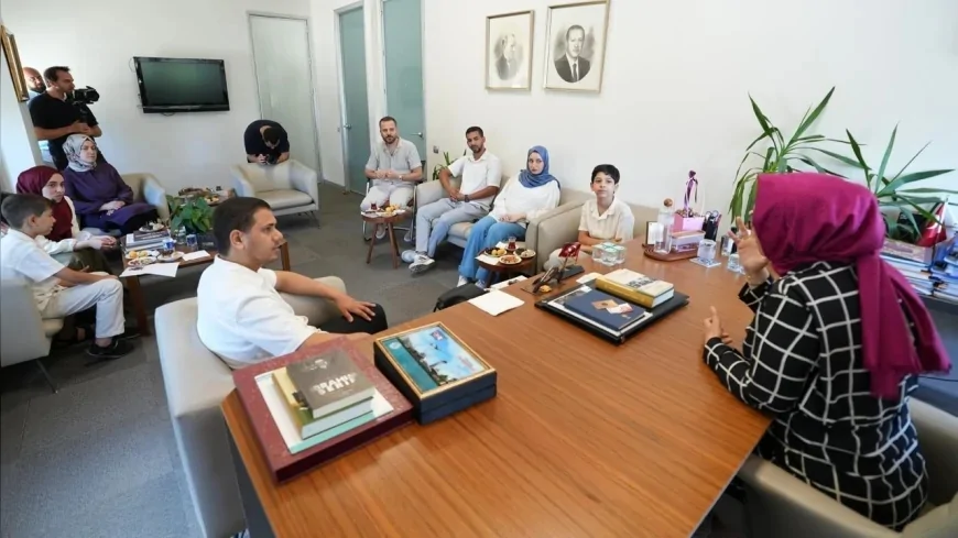 AK Parti İstanbul İl Kadın Kolları Başkanı Saliha Demirer: “Çocukların dili savaş değil barış, nefret değil merhamet olmalıdır”