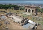 Kültür ve Turizm Bakanı Mehmet Nuri Ersoy: “Tralleis Antik Kenti’nde 2 bin yıllık yaklaşık 300 kişilik antik havuzu gün yüzüne çıkardık”