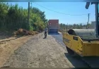 Efeler Belediyesi Kuyucular Mahallesi’nde üreticilerin kullandığı yolu asfaltla yeniledi