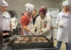 Eskişehir Büyükşehir Belediyesi ve ESDAP iş birliğinde özel gereksinimli bireylere burger atölyesi