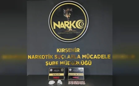 Kırşehir'de Narkotik Operasyonunda 162,72 Gram Kokain ve Sentetik Hap Ele Geçirildi, 2 Şüpheli Tutuklandı